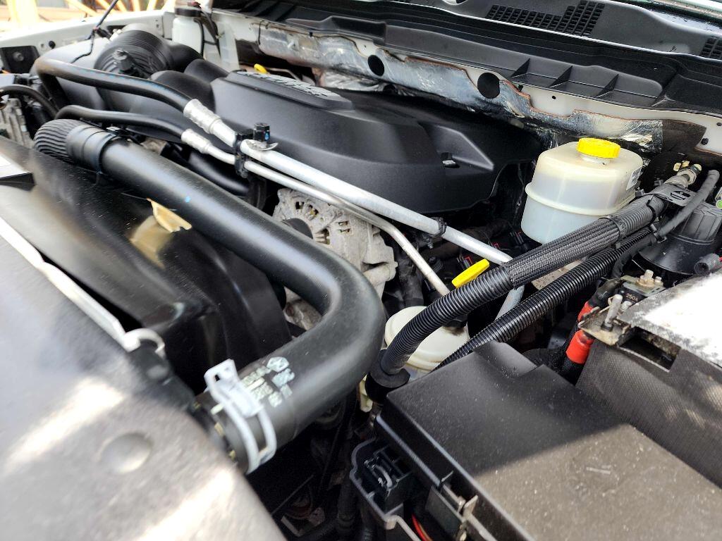 RAM 2500 4WD Reg Cab 140.5" Tradesman 2014 RAM 2500 4WD Reg Cab 140.5" Tradesman 2014