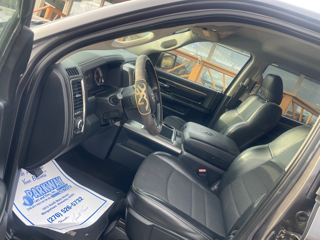 RAM 1500 4WD Crew Cab 140.5" Sport 2014