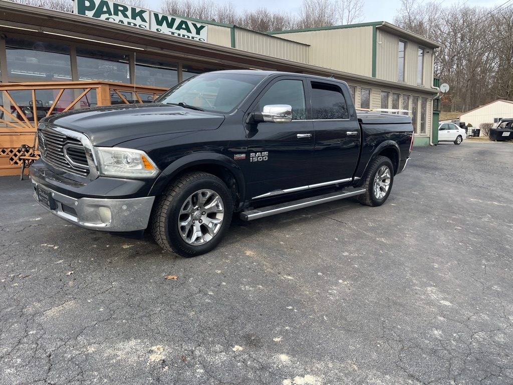 RAM 1500 4WD Crew Cab 140.5" Laramie Limited 2.0 2015