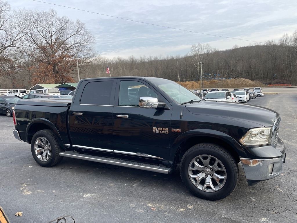 RAM 1500 4WD Crew Cab 140.5" Laramie Limited 2.0 2015
