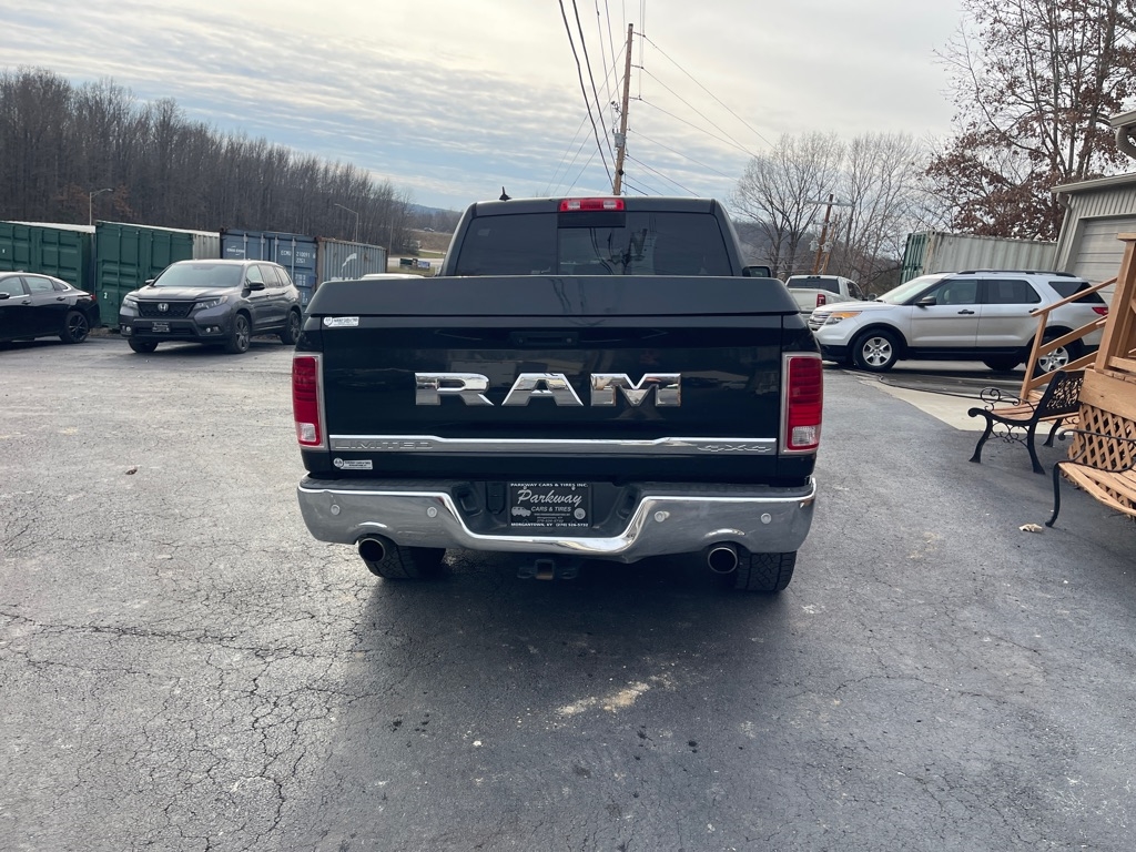 RAM 1500 4WD Crew Cab 140.5" Laramie Limited 2.0 2015