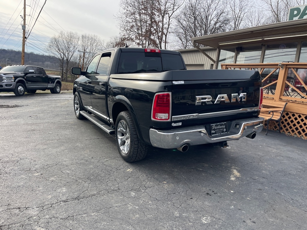 RAM 1500 4WD Crew Cab 140.5" Laramie Limited 2.0 2015