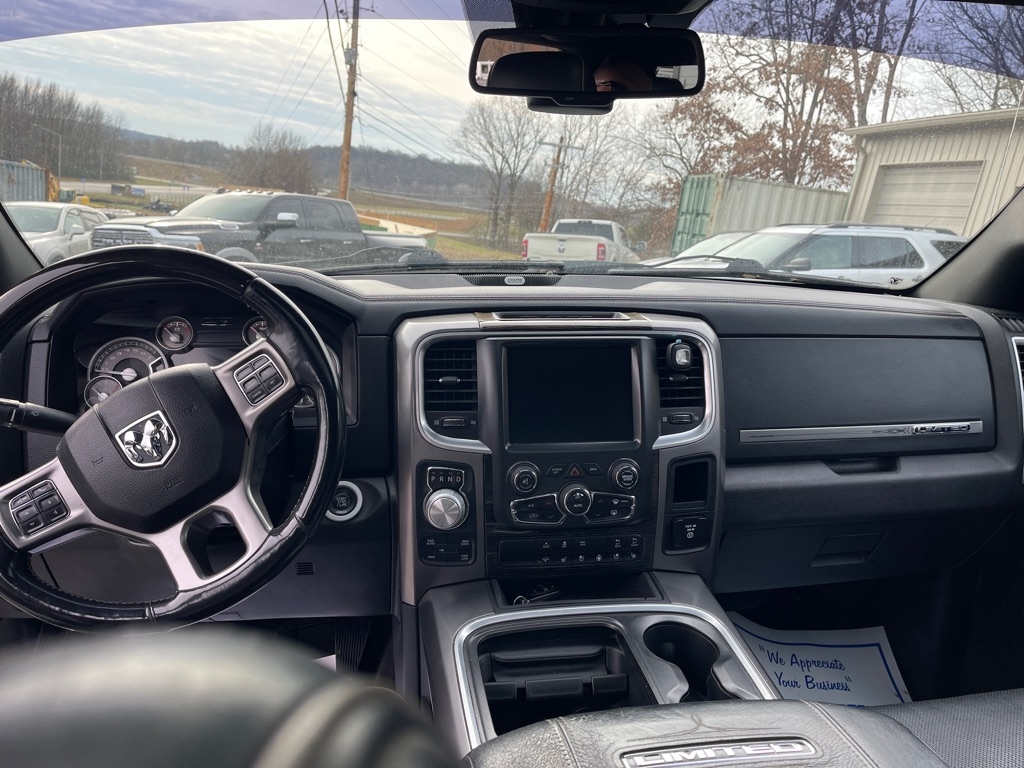 RAM 1500 4WD Crew Cab 140.5" Laramie Limited 2.0 2015