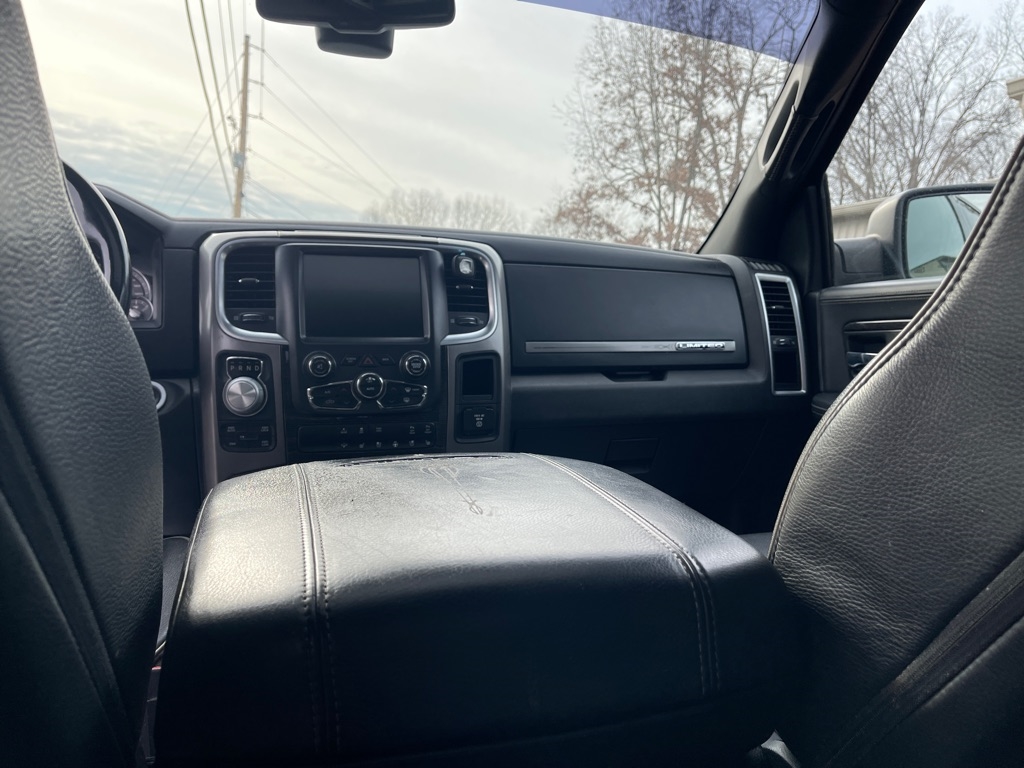 RAM 1500 4WD Crew Cab 140.5" Laramie Limited 2.0 2015