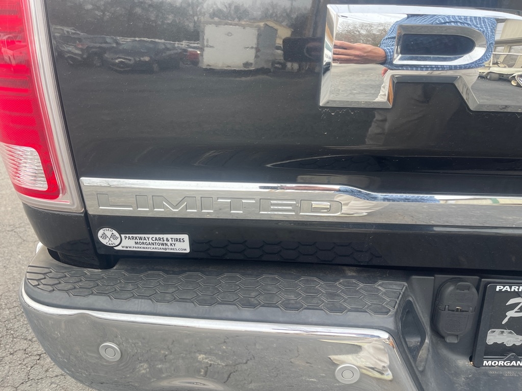 RAM 1500 4WD Crew Cab 140.5" Laramie Limited 2.0 2015