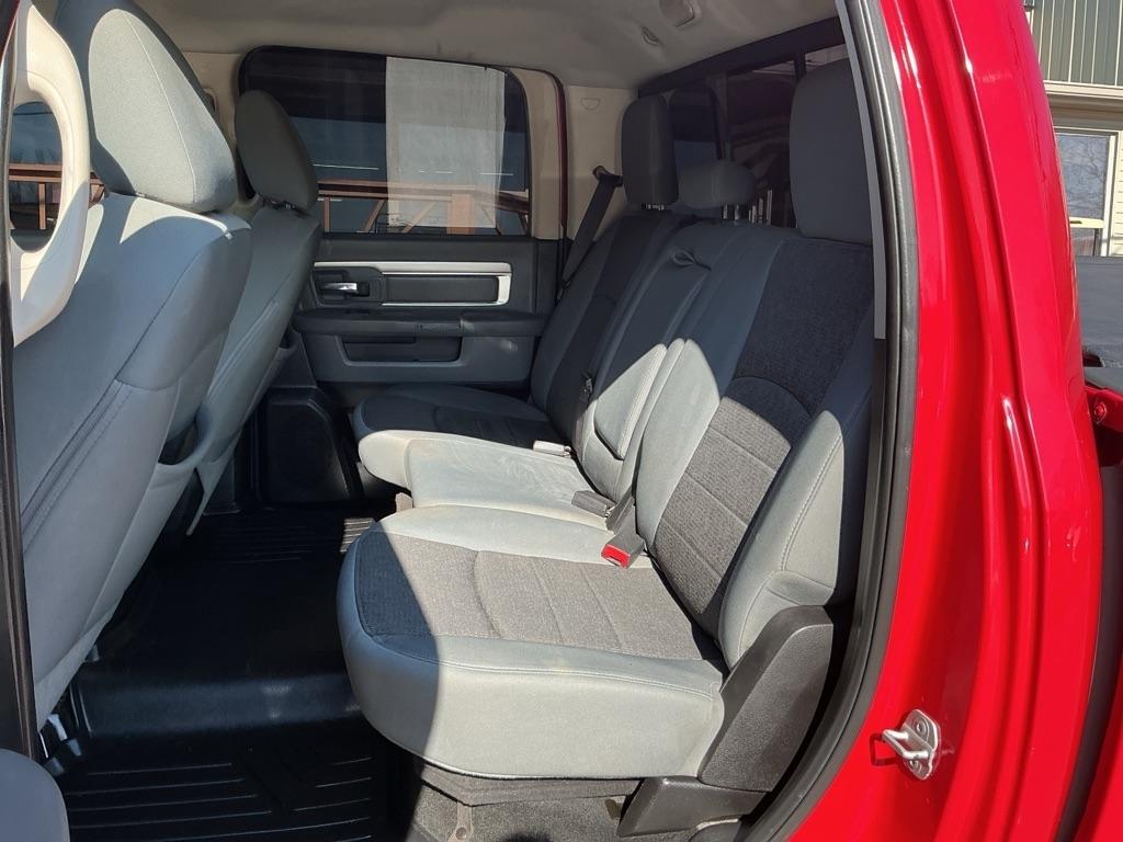 RAM 1500 4WD Crew Cab 140.5" Big Horn 2014