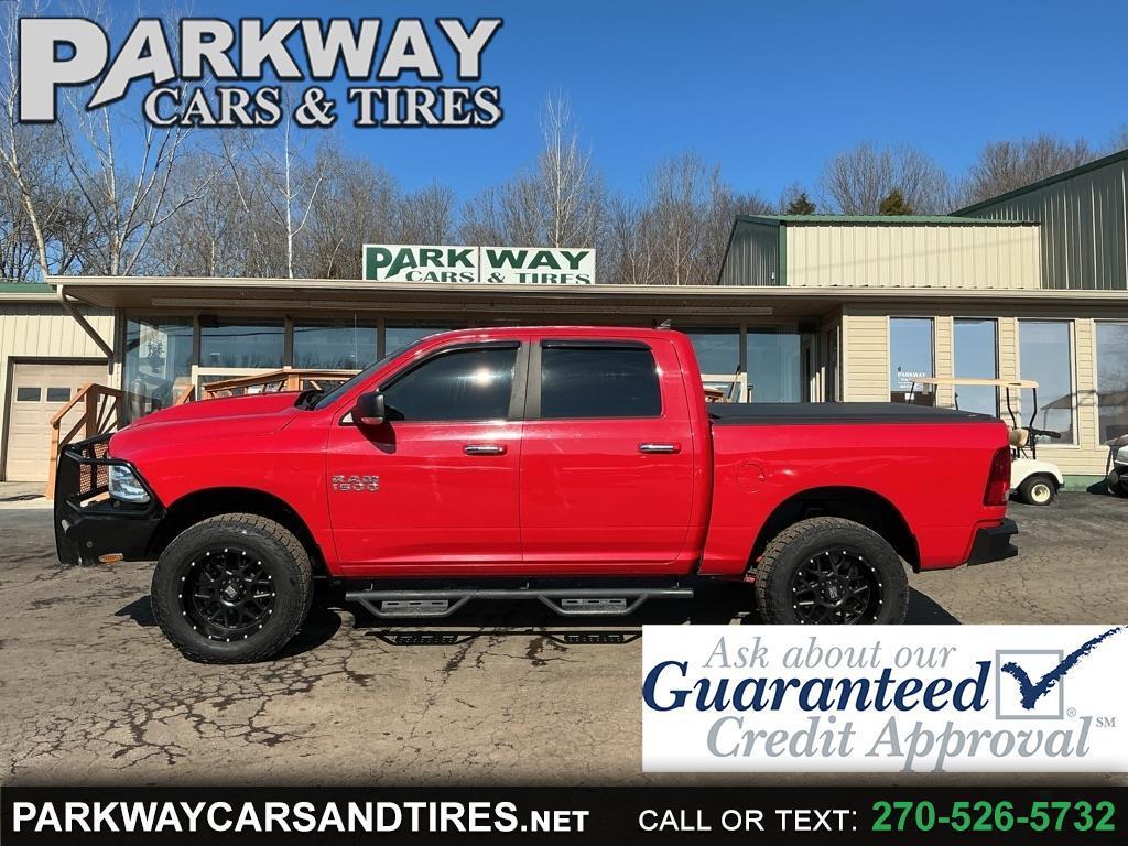 2014 RAM 1500 4WD Crew Cab 140.5" Big Horn