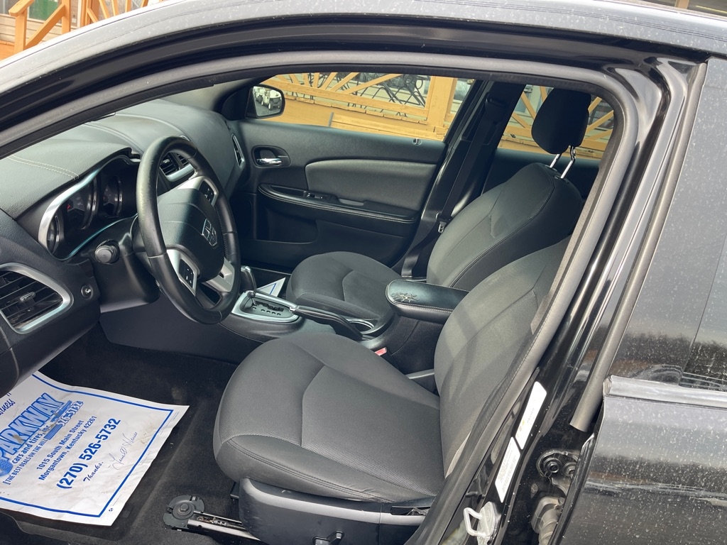 Dodge Avenger 4dr Sdn SXT 2014