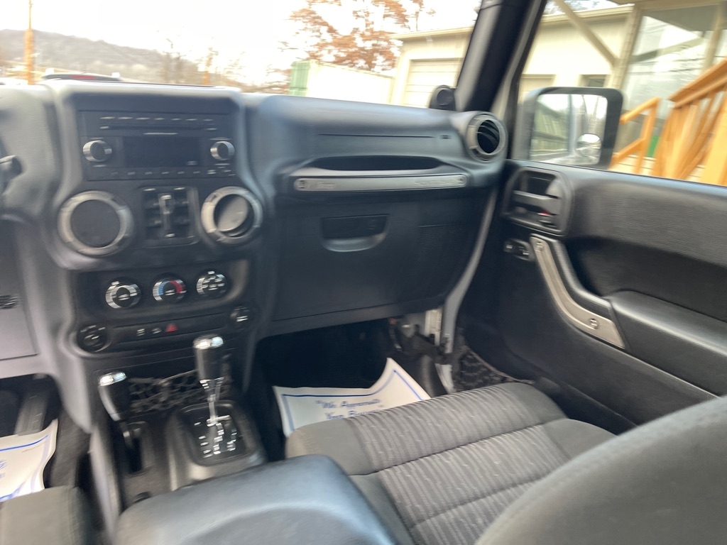 Jeep Wrangler Unlimited 4WD 4dr Sport 2012