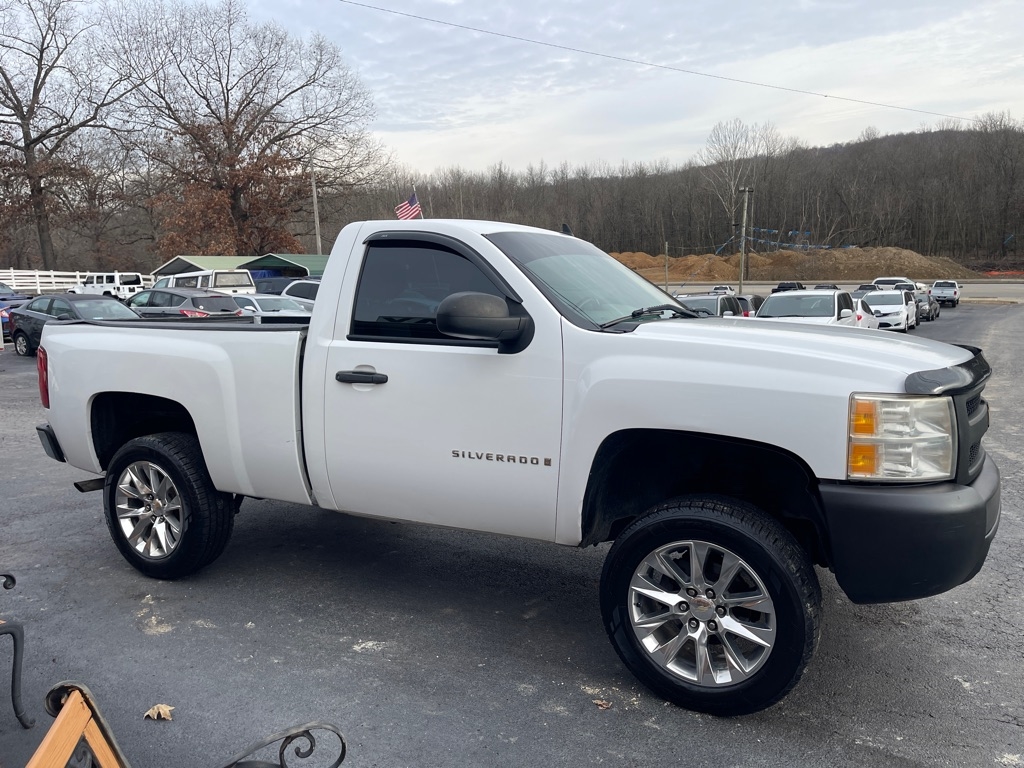 Chevrolet Silverado 1500 2WD Reg Cab 119.0" Work Truck 2007