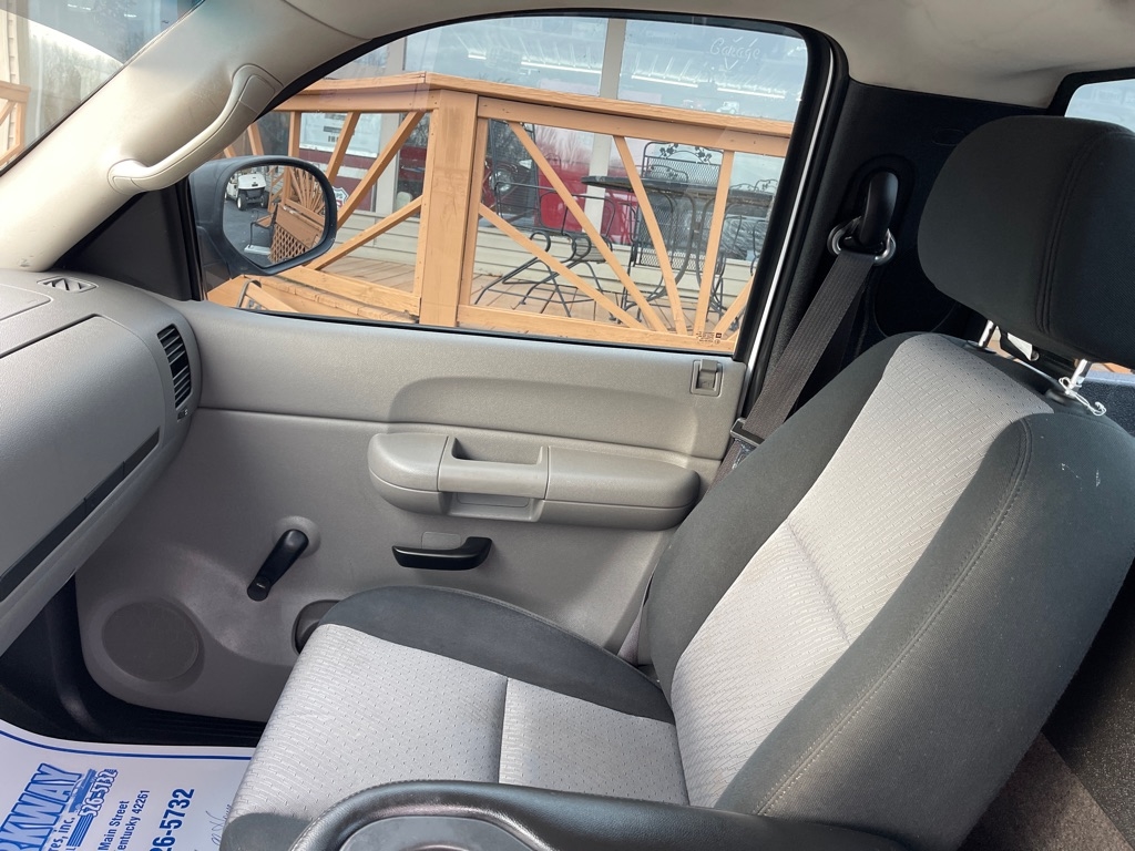 Chevrolet Silverado 1500 2WD Reg Cab 119.0" Work Truck 2007