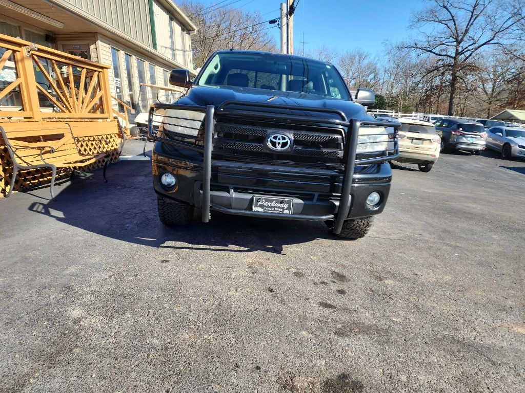 Toyota Tundra 4WD Truck Dbl 5.7L FFV V8 6-Spd AT (Natl) 2011