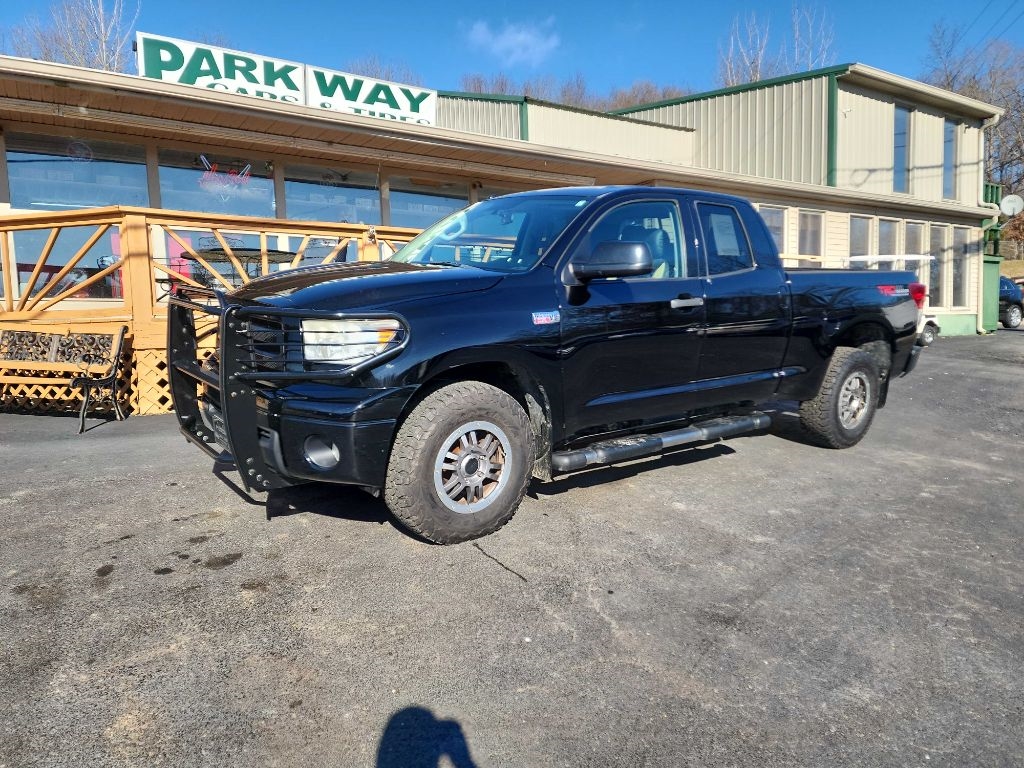 Toyota Tundra 4WD Truck Dbl 5.7L FFV V8 6-Spd AT (Natl) 2011