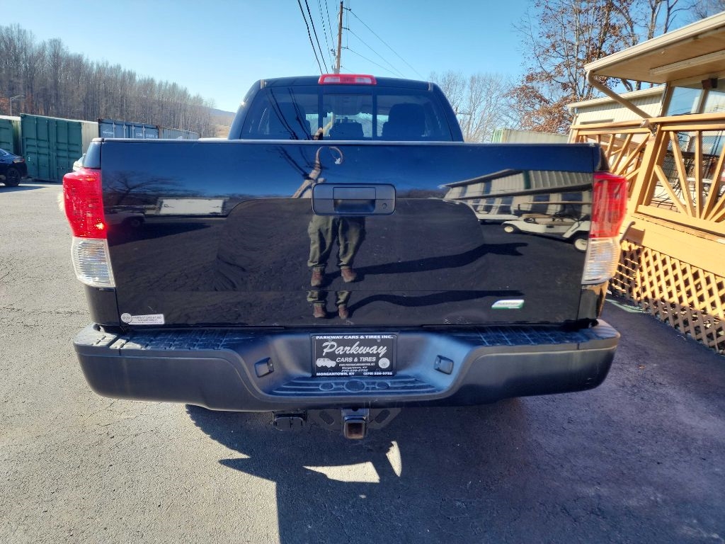 Toyota Tundra 4WD Truck Dbl 5.7L FFV V8 6-Spd AT (Natl) 2011