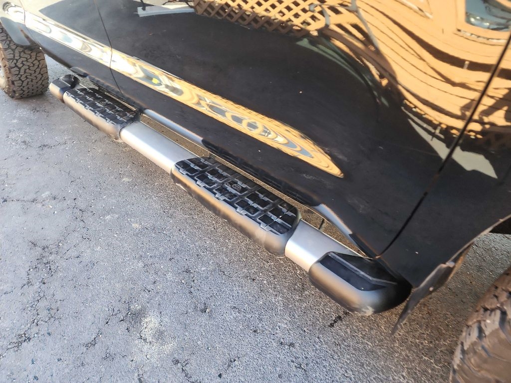 Toyota Tundra 4WD Truck Dbl 5.7L FFV V8 6-Spd AT (Natl) 2011