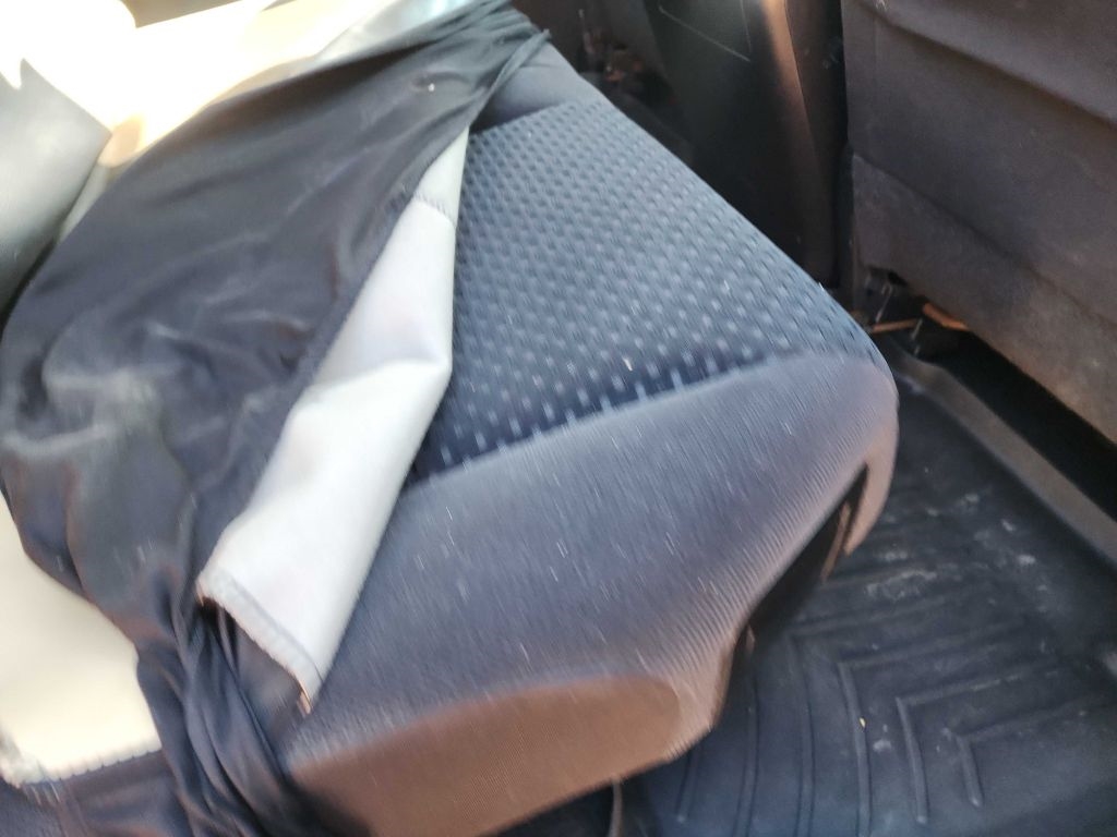 Toyota Tundra 4WD Truck Dbl 5.7L FFV V8 6-Spd AT (Natl) 2011