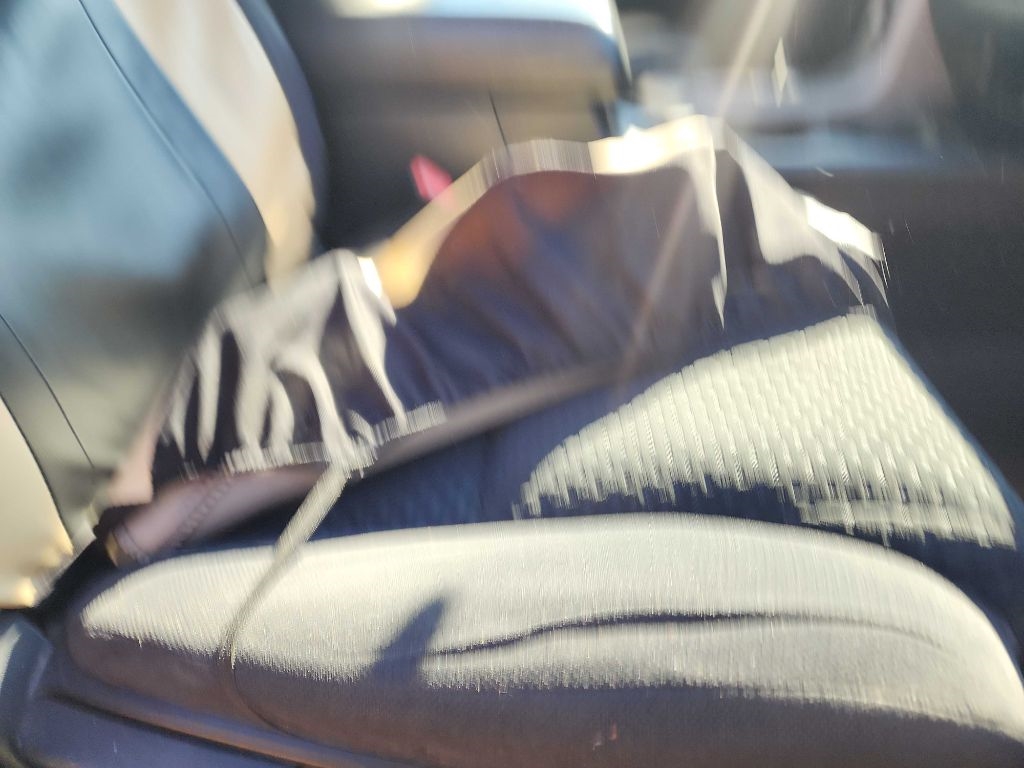 Toyota Tundra 4WD Truck Dbl 5.7L FFV V8 6-Spd AT (Natl) 2011