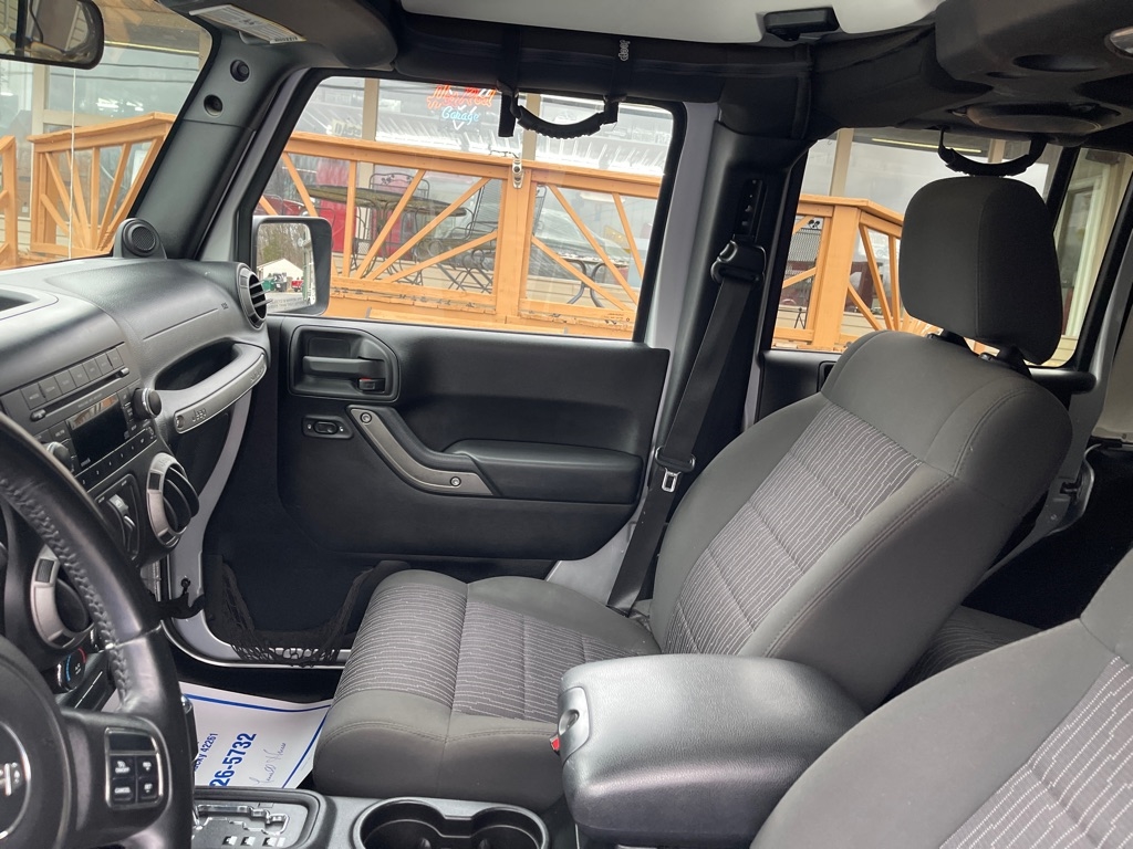 Jeep Wrangler Unlimited 4WD 4dr Sport 2012