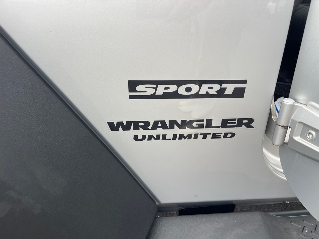 Jeep Wrangler Unlimited 4WD 4dr Sport 2012