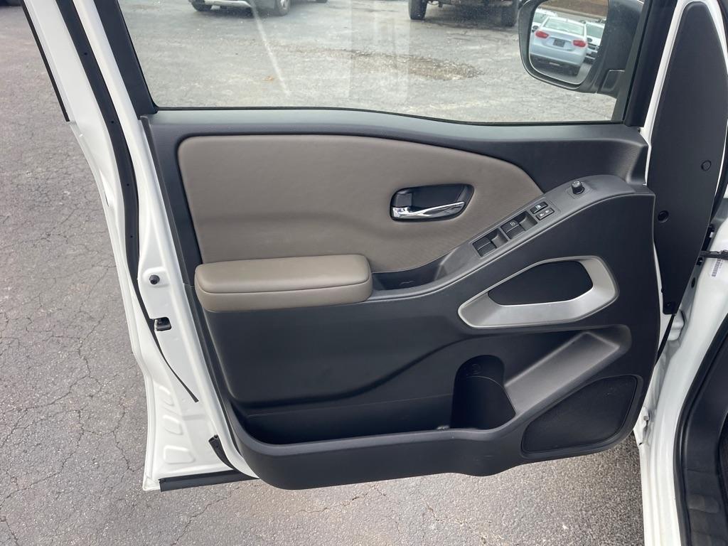 Nissan Frontier Crew Cab 4x2 SV Auto Long Bed 2022