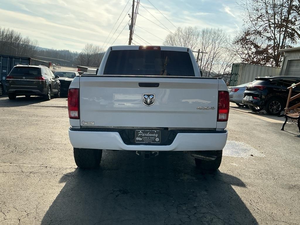 RAM 1500 Express 4x4 Crew Cab 5'7" Box 2018