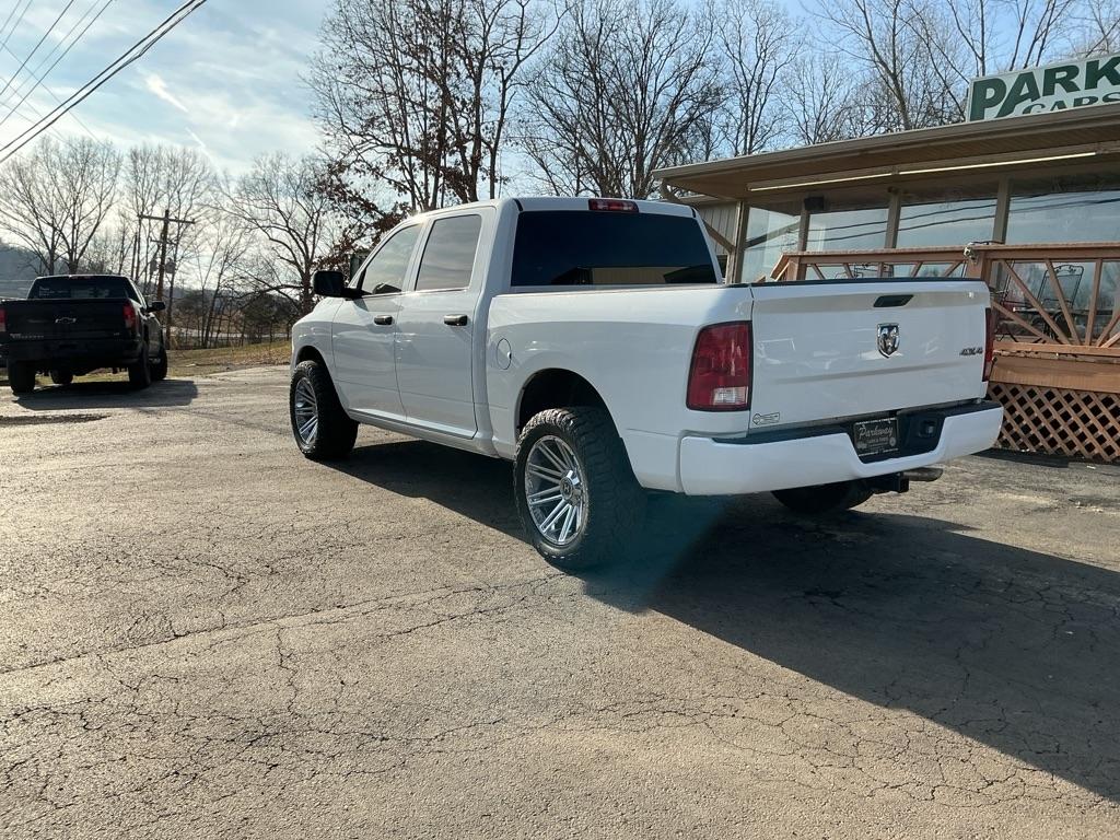 RAM 1500 Express 4x4 Crew Cab 5'7" Box 2018