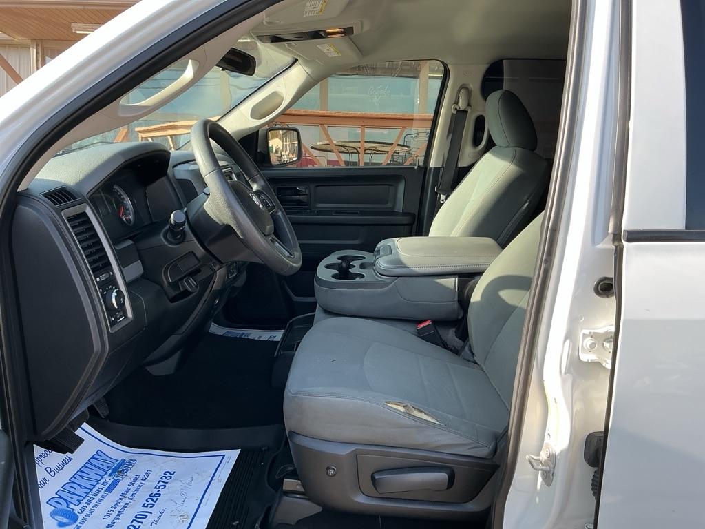 RAM 1500 Express 4x4 Crew Cab 5'7" Box 2018