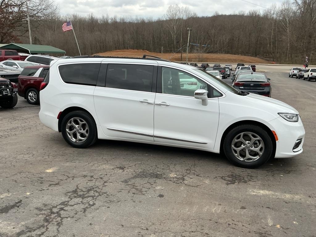 Chrysler Pacifica Limited FWD 2022
