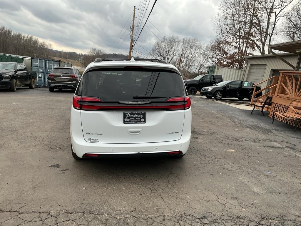 Chrysler Pacifica Limited FWD 2022