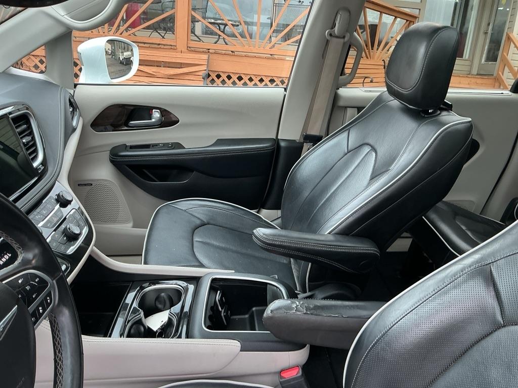 Chrysler Pacifica Limited FWD 2022