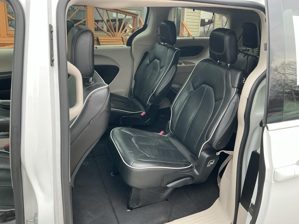 Chrysler Pacifica Limited FWD 2022