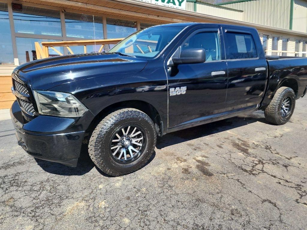 RAM 1500 4WD Crew Cab 140.5" Tradesman 2014