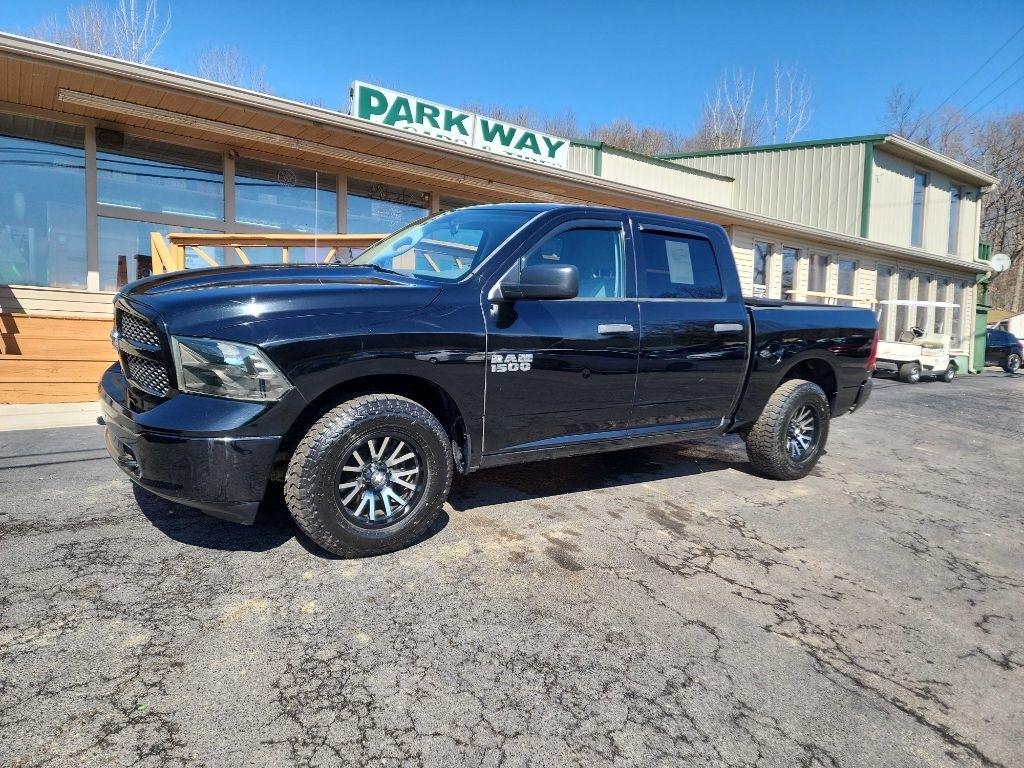 RAM 1500 4WD Crew Cab 140.5" Tradesman 2014