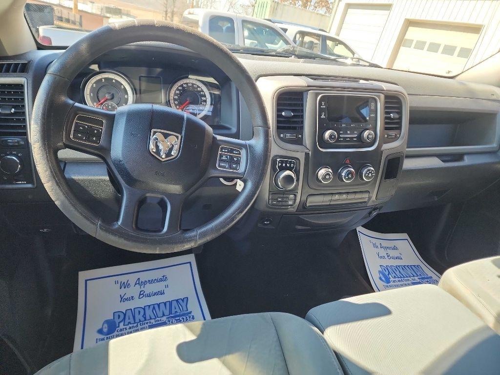 RAM 1500 4WD Crew Cab 140.5" Tradesman 2014