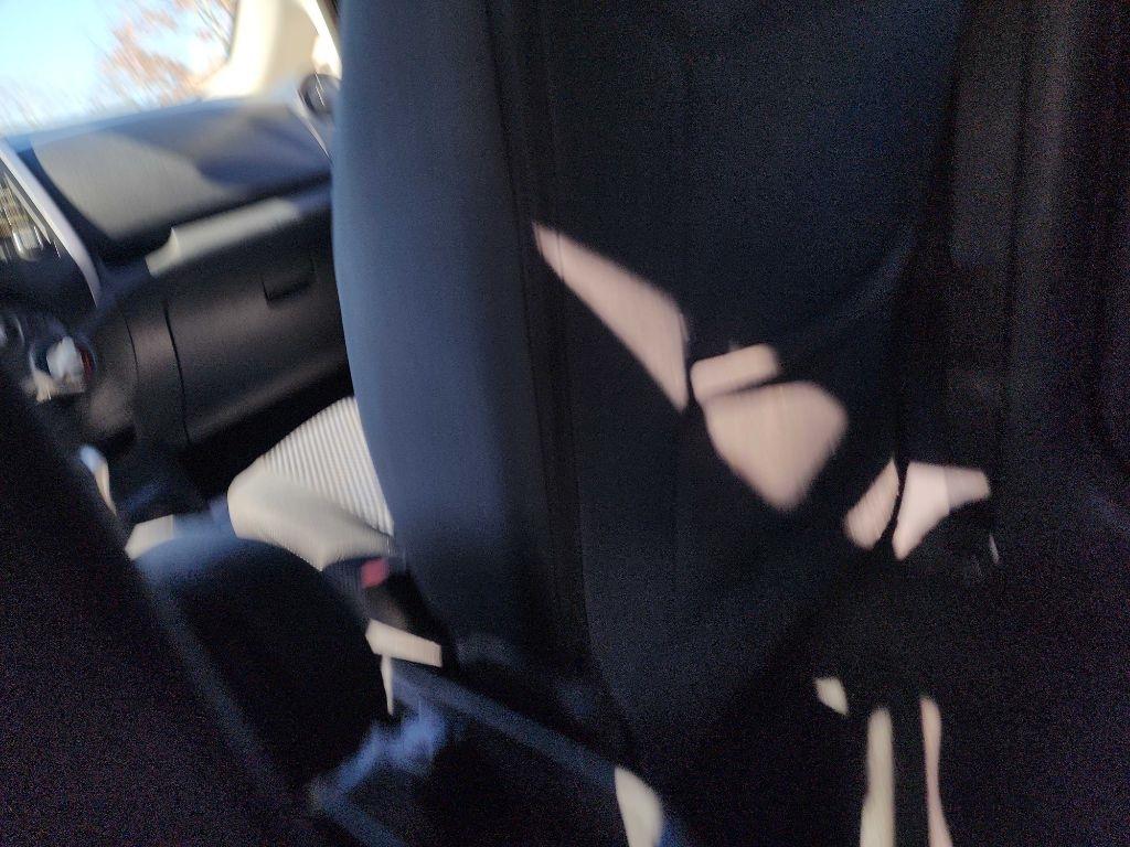 Nissan Versa Note 5dr HB CVT 1.6 SV 2014