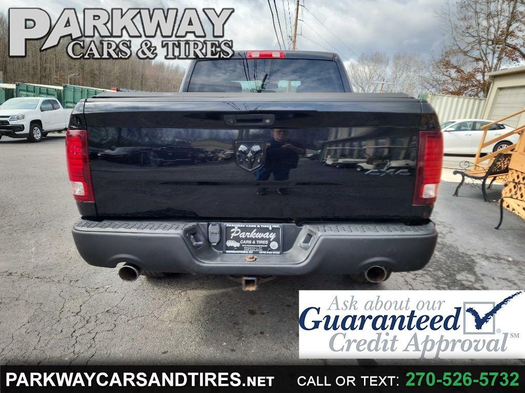 RAM 1500 4WD Crew Cab 140.5" Express 2014