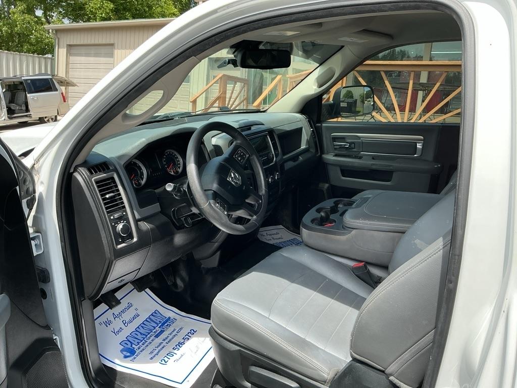 RAM 1500 Classic Tradesman 4x2 Reg Cab 8' Box 2019
