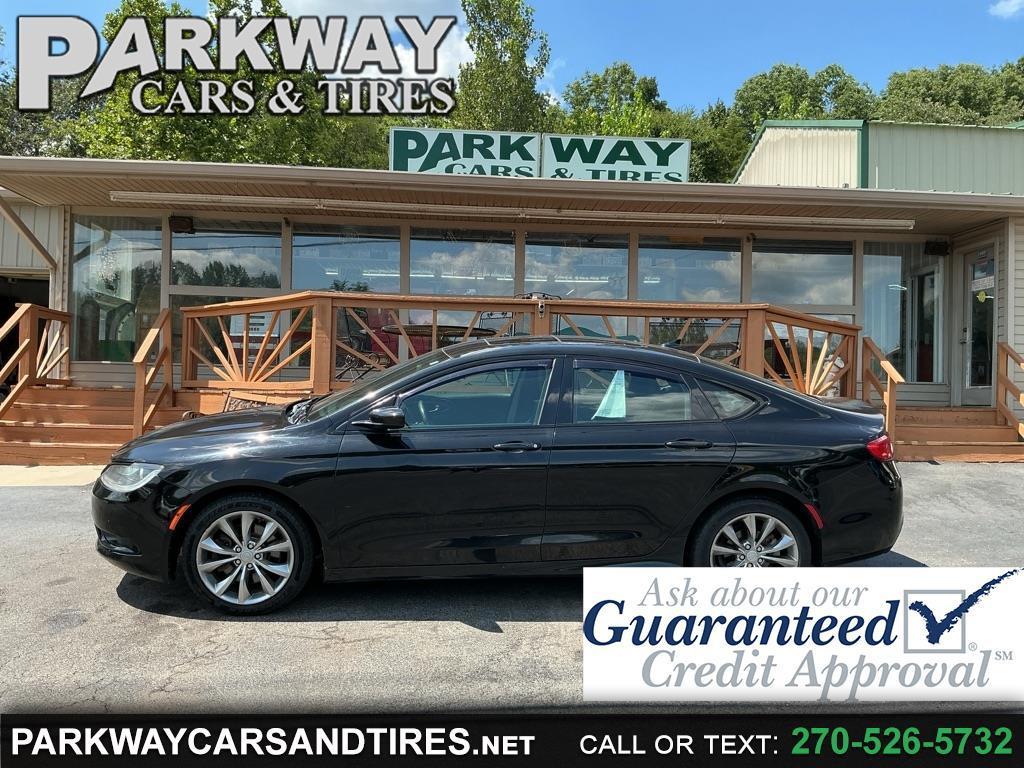 2015 Chrysler 200 4dr Sdn S FWD