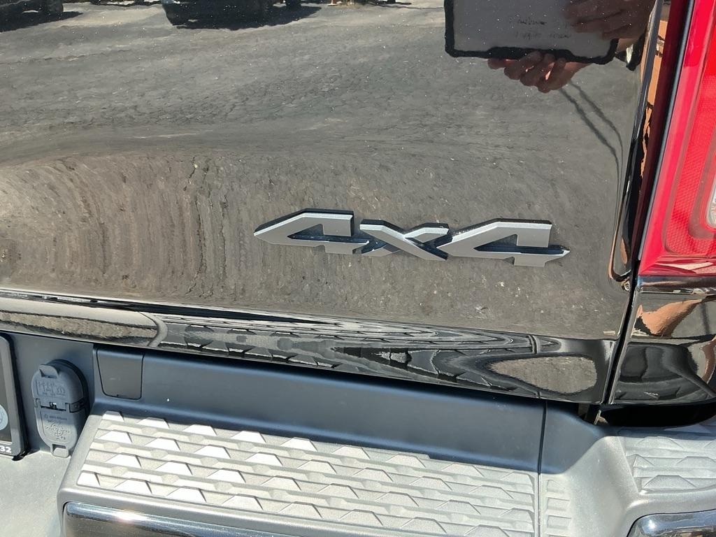 RAM 1500 Big Horn/Lone Star 4x4 Crew Cab 5'7" Box 2019