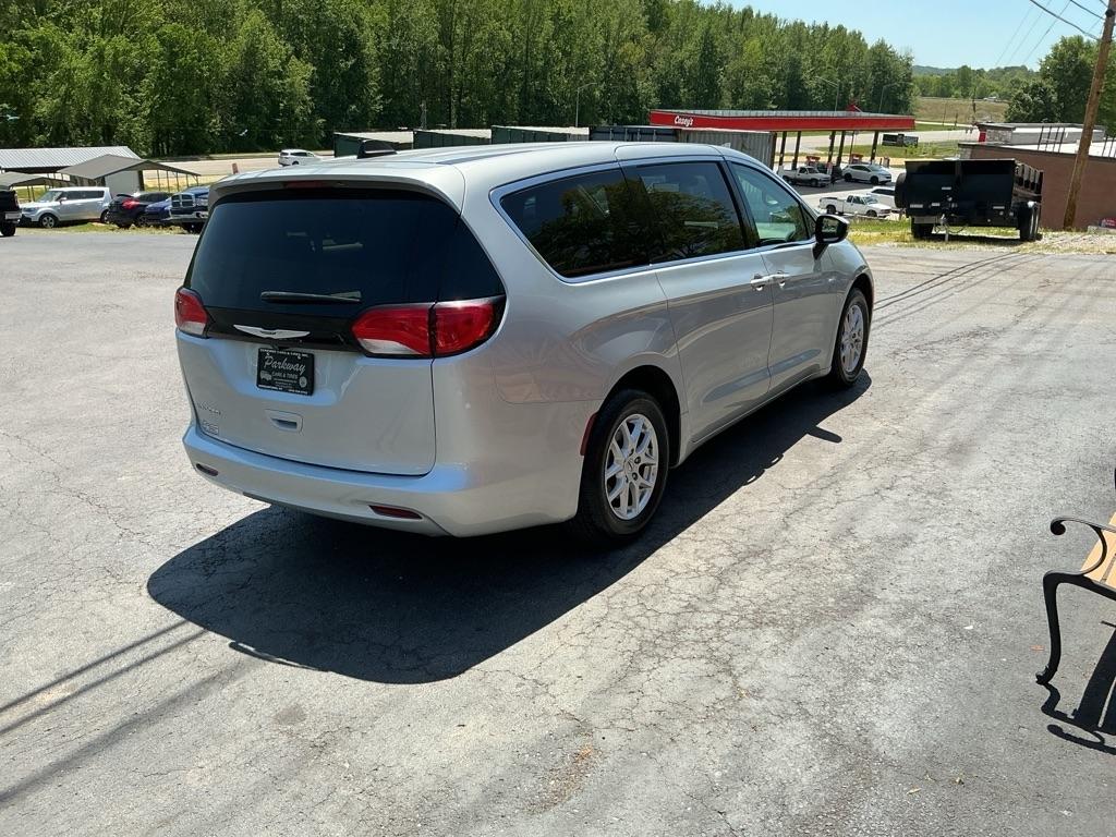 Chrysler Voyager LX FWD 2023