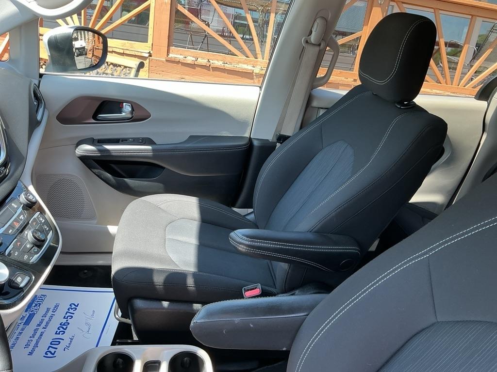 Chrysler Voyager LX FWD 2023