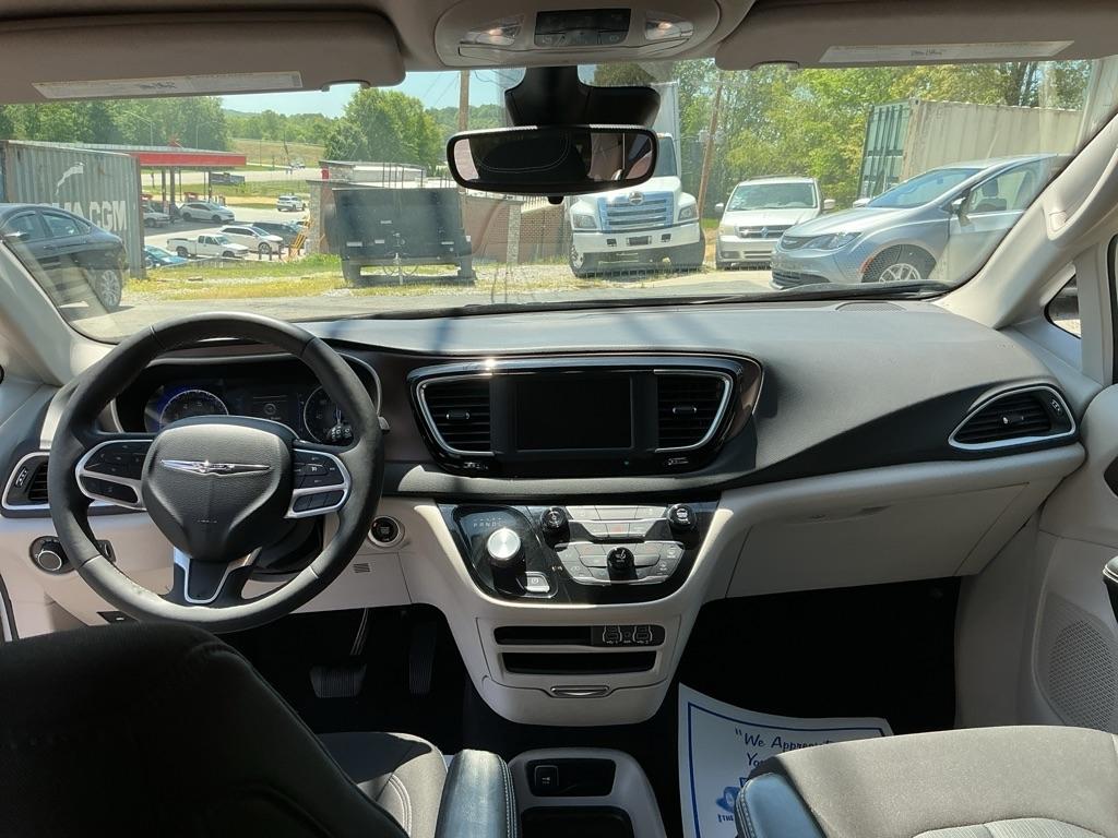 Chrysler Voyager LX FWD 2023