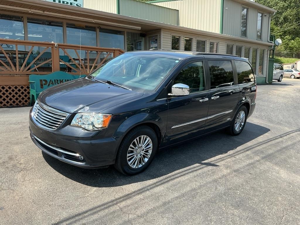 Chrysler Town & Country 4dr Wgn Touring-L 2013