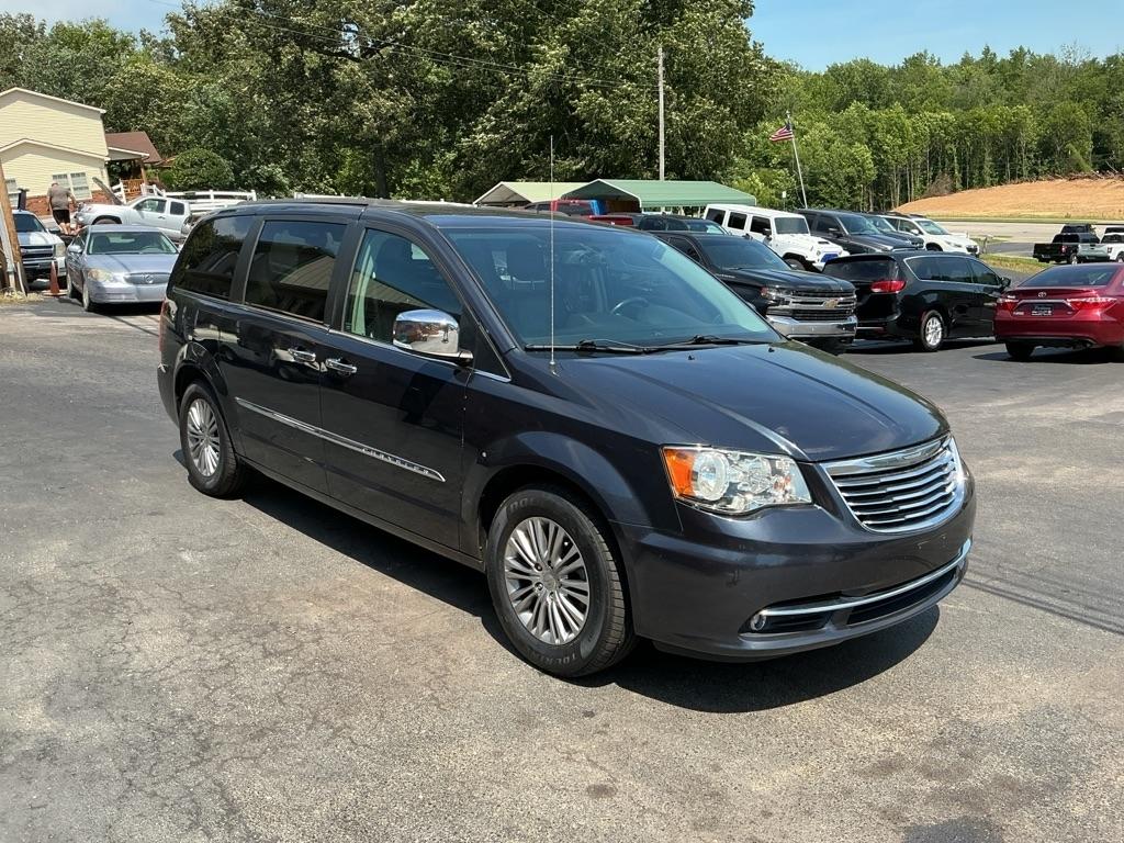 Chrysler Town & Country 4dr Wgn Touring-L 2013
