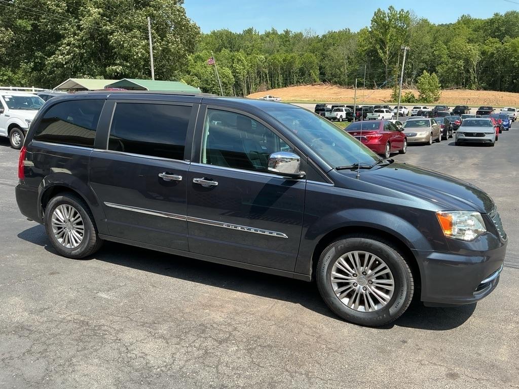 Chrysler Town & Country 4dr Wgn Touring-L 2013
