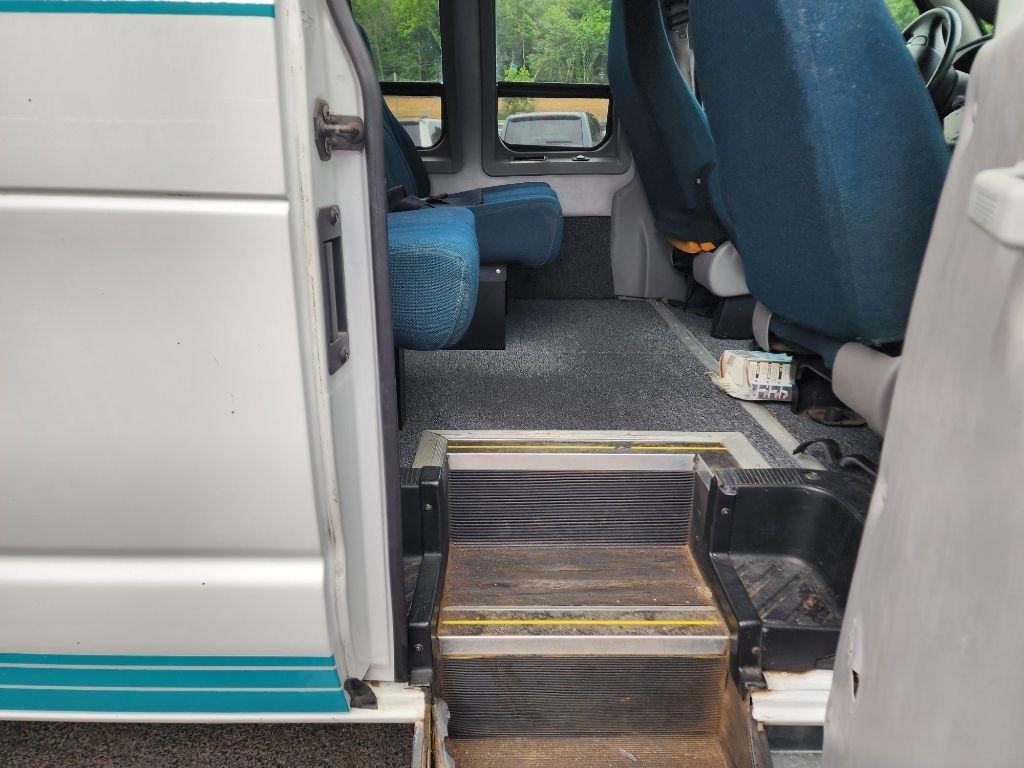 Ford Econoline Cargo Van E-250 Super Recreational 1998