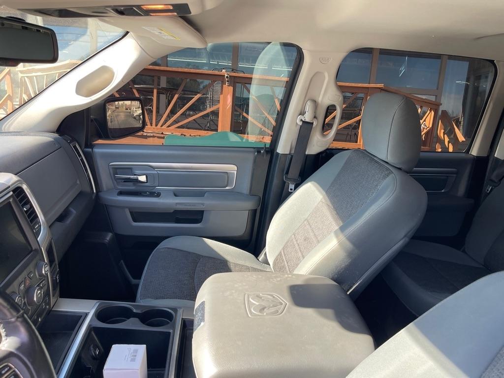 RAM 1500 4WD Crew Cab 140.5" Big Horn 2014