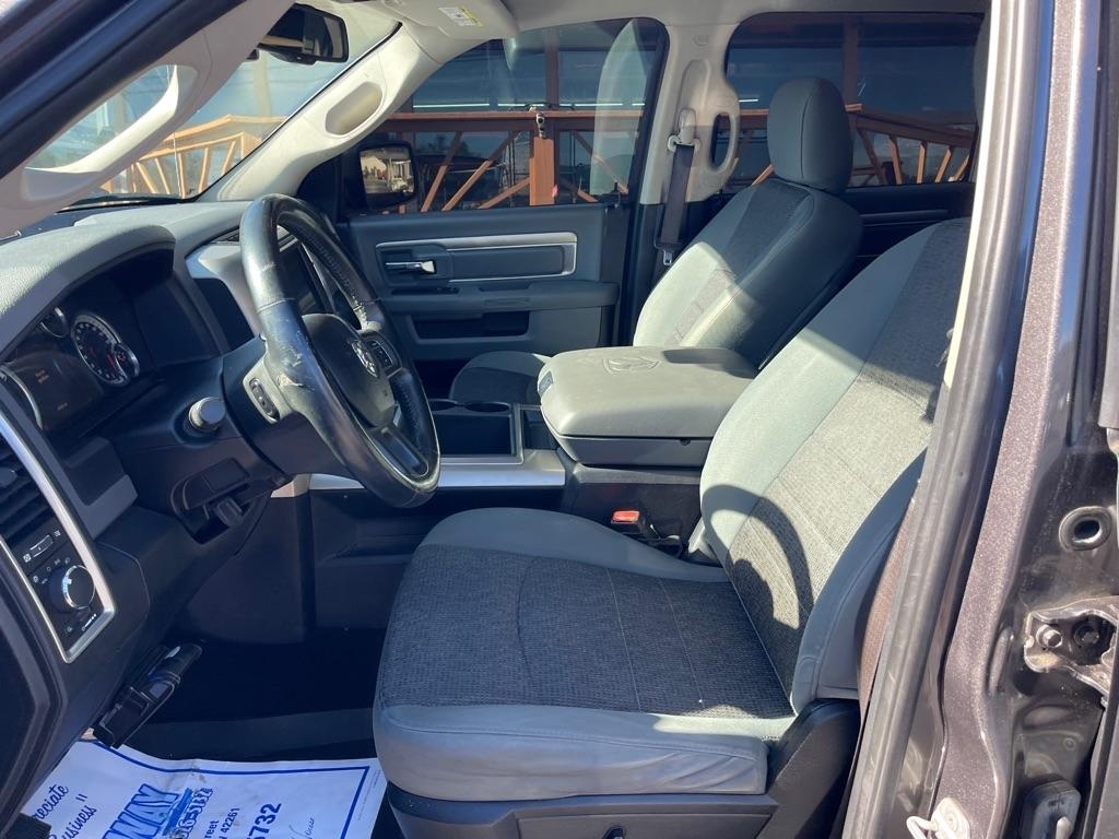 RAM 1500 4WD Crew Cab 140.5" Big Horn 2014