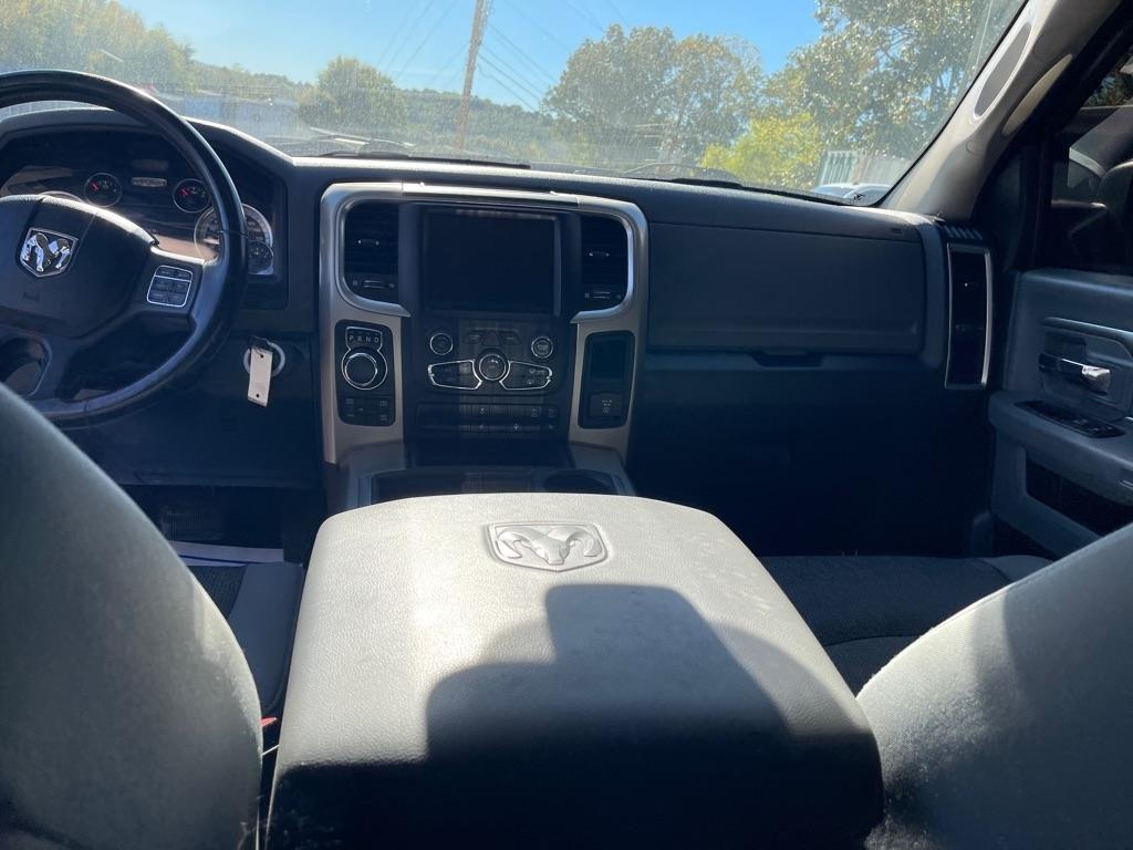 RAM 1500 4WD Crew Cab 140.5" Big Horn 2014