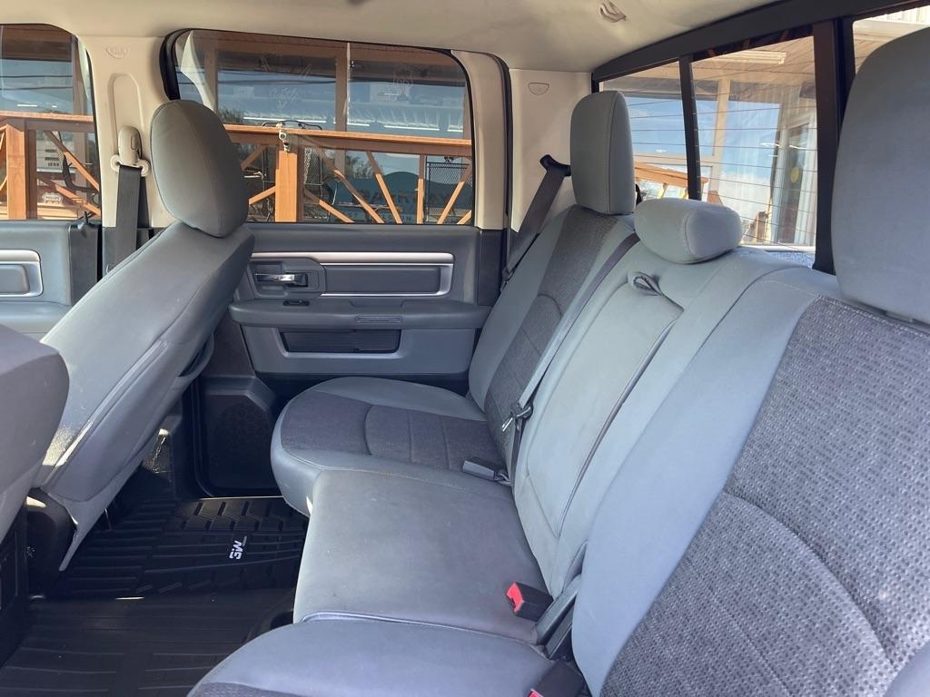 RAM 1500 4WD Crew Cab 140.5" Big Horn 2014